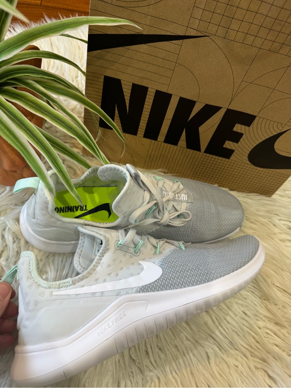Women's Free Tr 8 Training Sneakers View 4